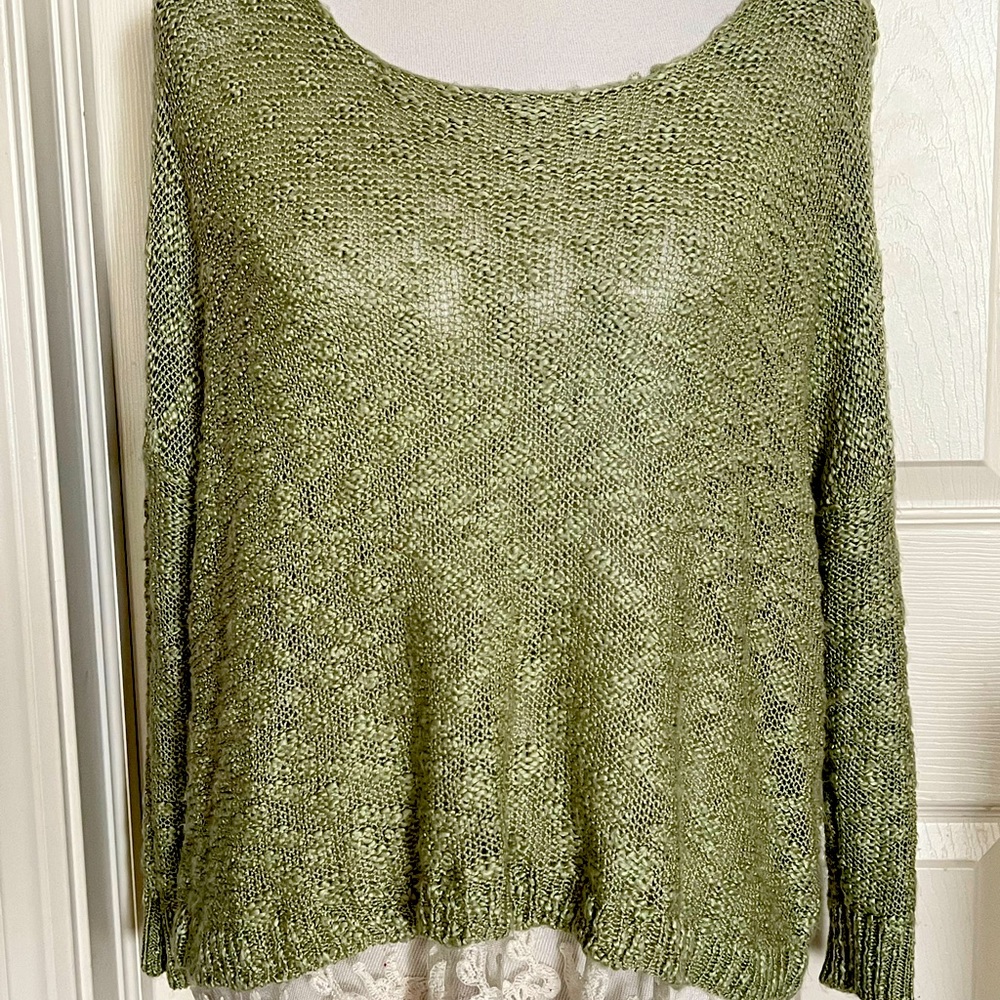 Love by Design light green blouse with lace bottom